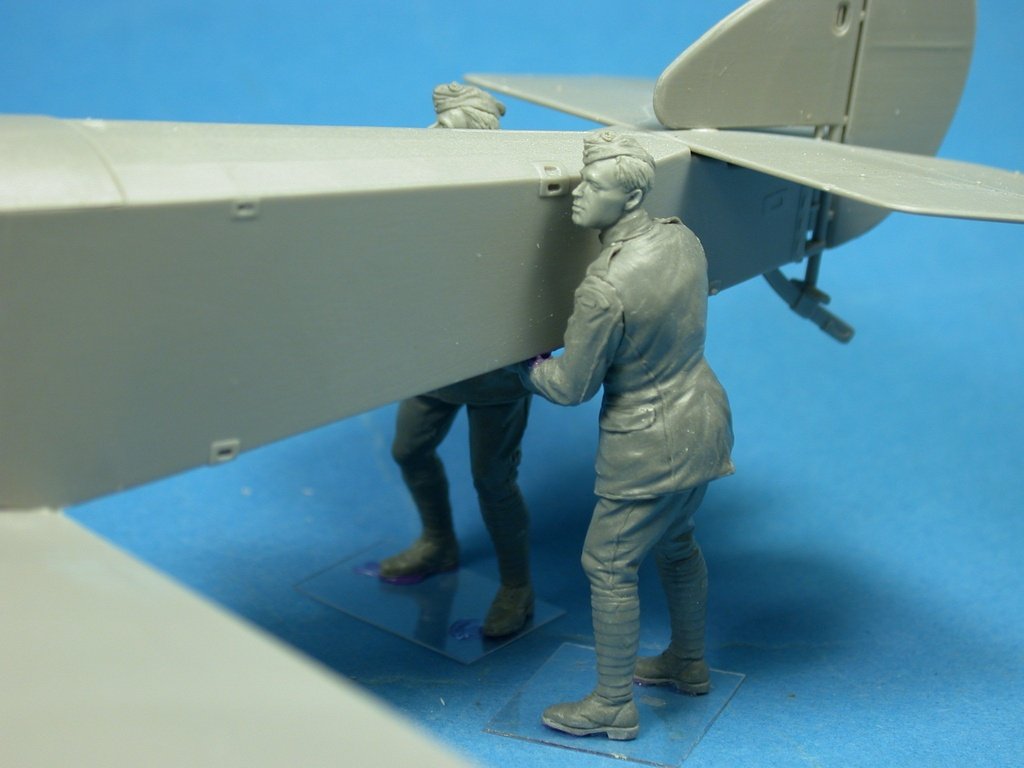 Copper State Models F32-023 RFC Air Mechanics lifting the tail 1/32 – immagine 3