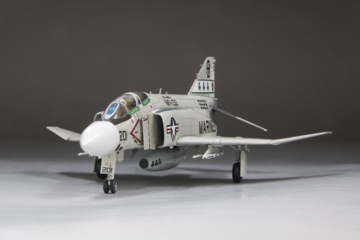 Fine Molds 72843 U.S. MARINE F-4J Jet Fighter MARINES 1/72 – immagine 4