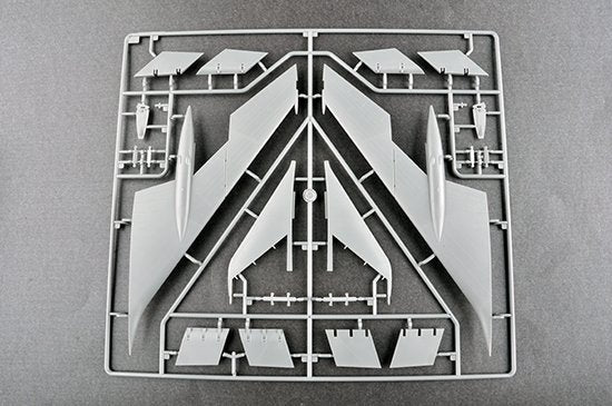 Trumpeter 01695 Soviet Tu-22 &amp;quot;Blinder&amp;quot; tactical bomber 1/72 – immagine 7