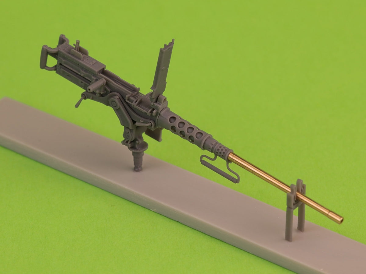 Master GM-35-069 Browning M2HB .50 cal (12,7mm) - karabin maszynowy z mocowaniem czołgowym - wczesny okres II w.św. (kołyska D69820 z małą skrzynką amunicyjną D68375) 1/35 – immagine 4