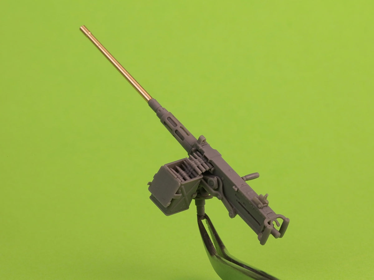 Master GM-35-069 Browning M2HB .50 cal (12,7mm) - karabin maszynowy z mocowaniem czołgowym - wczesny okres II w.św. (kołyska D69820 z małą skrzynką amunicyjną D68375) 1/35 – immagine 8