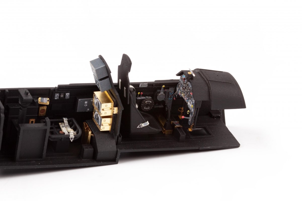 Eduard 321000 Ju 87G-1/2 BORDER MODEL 1/35 – immagine 6