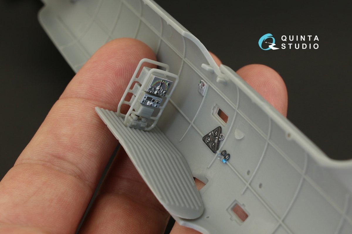 Quinta Studio QD48100 IL-4 3D-Printed &amp;amp; coloured Interior on decal paper (for Xuntong kit) 1/48 – Bild 9