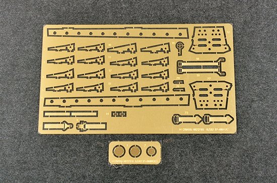 Trumpeter 02212 P-40N War Hawk 1/32 – image 13