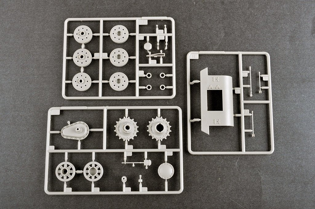 Trumpeter 09591 Soviet T-100Z Heavy Tank 1/35 – zdjęcie 11