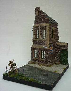 RT-Diorama 35202 Socle de diorama : Ruine de maison en briques 1/35  – image 3