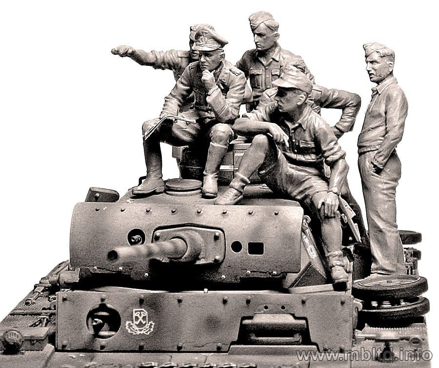 Master Box 3561 Rommel and German Tank Crew (DAK, 1941-1943) 1/35 – Bild 9