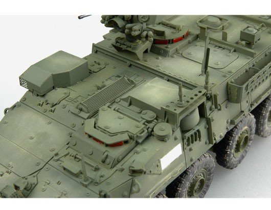 Trumpeter 00397 M1130 Stryker Véhicule de commandement (1/35) – image 4