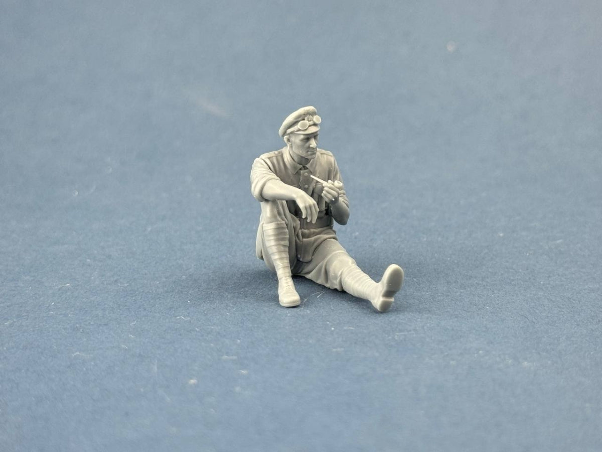Copper State Models F35-064 British Dispatch Rider smoking pipe (motorcycle not included) 1/35 – immagine 3