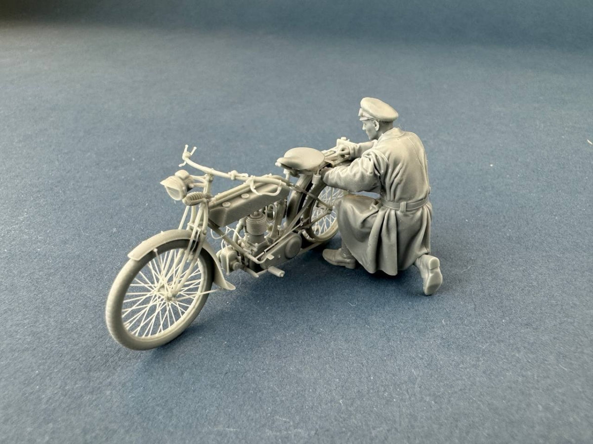 Copper State Models F35-058 British dispatch rider Checking motorcycle ( Motorcycle not included) 1/35 – Bild 2