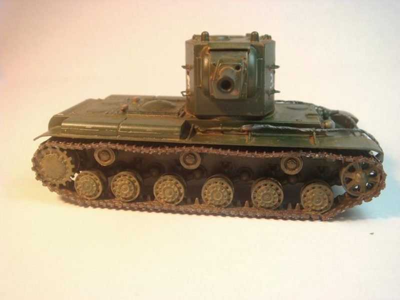 PST 72017 KV-2 Heavy Tank 1/72 – imagen 7