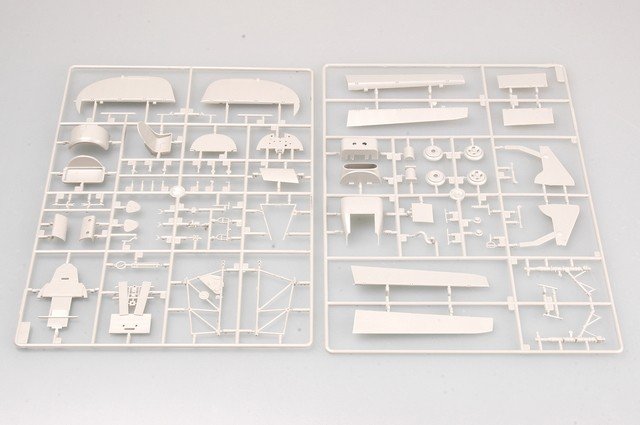 Trumpeter 02414 HURRICANE Mk.I 1/24 – immagine 6