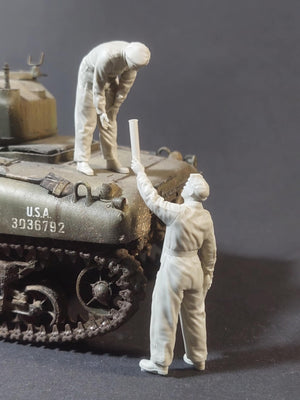 Panzer Art FI35-234 British tanker loading 75mm ammo set 1/35 – immagine 3