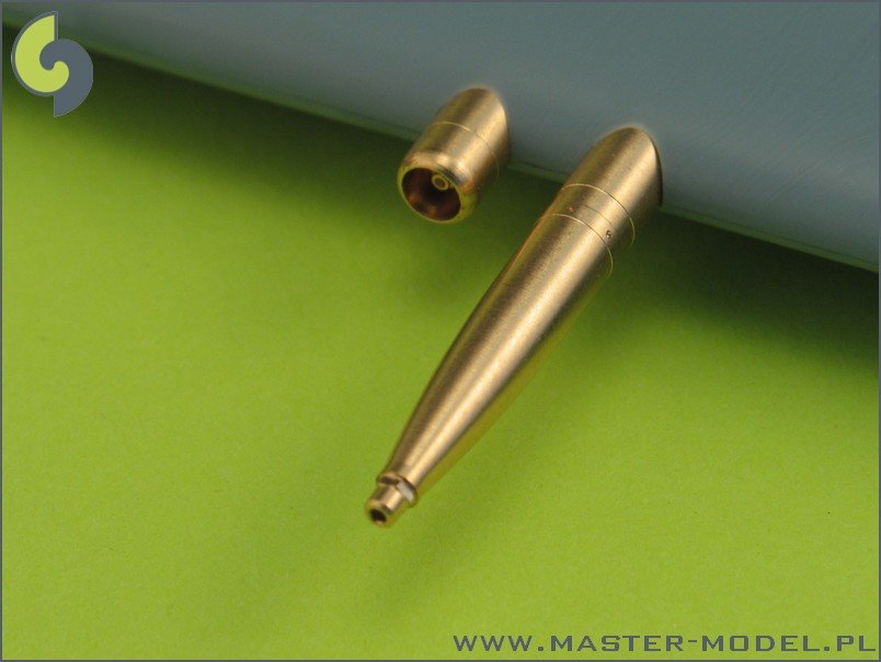 Master AM-32-020 Supermarine Spitfire E wing late - Hispano 20mm &amp;amp; .50cal in fairings 1/32 – Bild 4