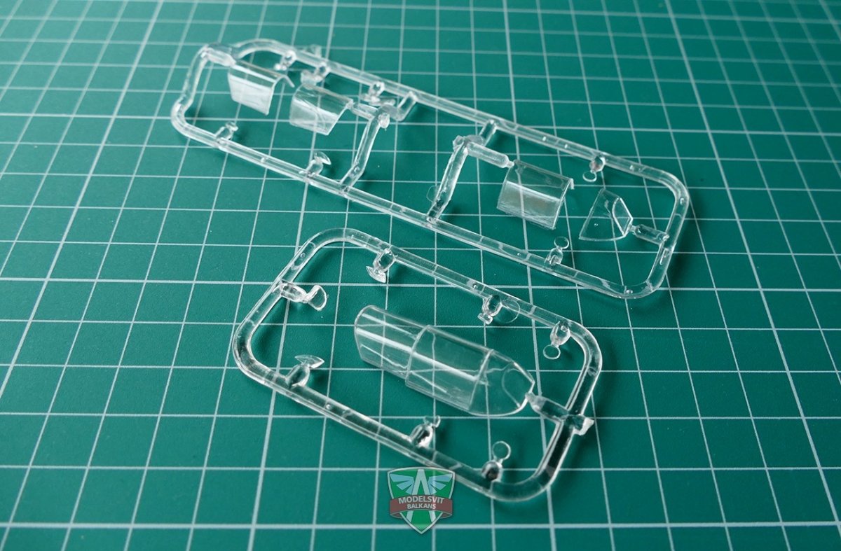 Modelsvit 4802 Yak-1 Soviet fighter on skis 1/48 – imagen 2