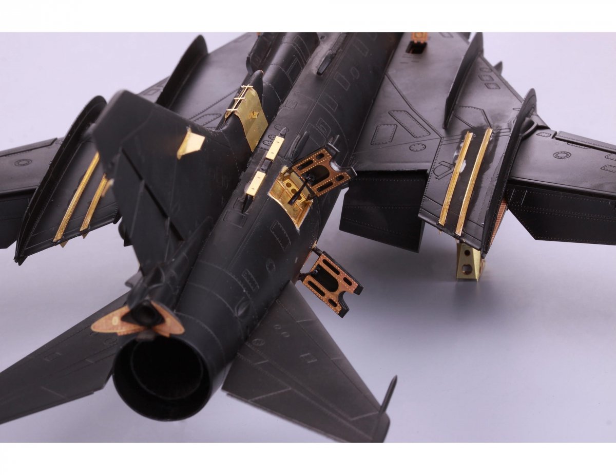 Eduard 48922 Su-17 M3/ M4 exterior KITTY HAWK 1/48 – immagine 5