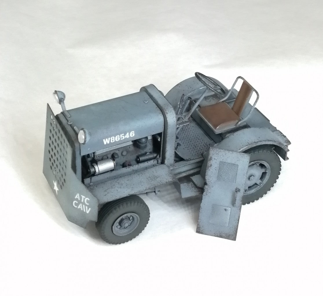 Thunder Model 32001 US Tug Clarktor-6 Mill-33 The heavy duty airfield tractor 1/32 – zdjęcie 3