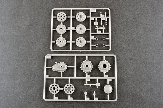 Trumpeter 09590 Soviet T-100 Heavy Tank 1/35 – immagine 8