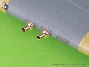 Master AM-48-181 Curtiss P-40 L, N wczesny - celownik, rurka Pitota oraz 4 x owiewki km-ów Browning .50 z żywicznym mocowaniem do modelu EDUARD 1/48