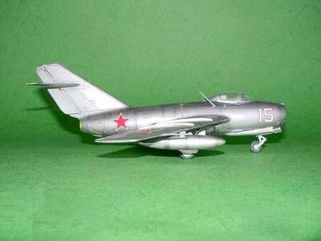 Trumpeter 02806 MiG-15 bis Fagot-B 1/48 – zdjęcie 2