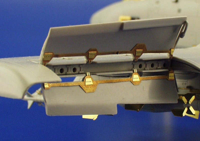 Eduard 73232 A-10 1/72 ITALERI, REVELL – Bild 10