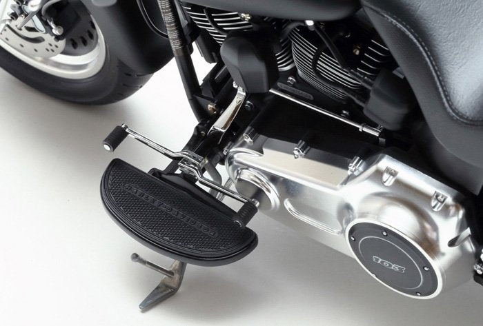 Tamiya 16041 Harley Davidson FLSTFB Fat Boy Lo 1/6 – imagen 11