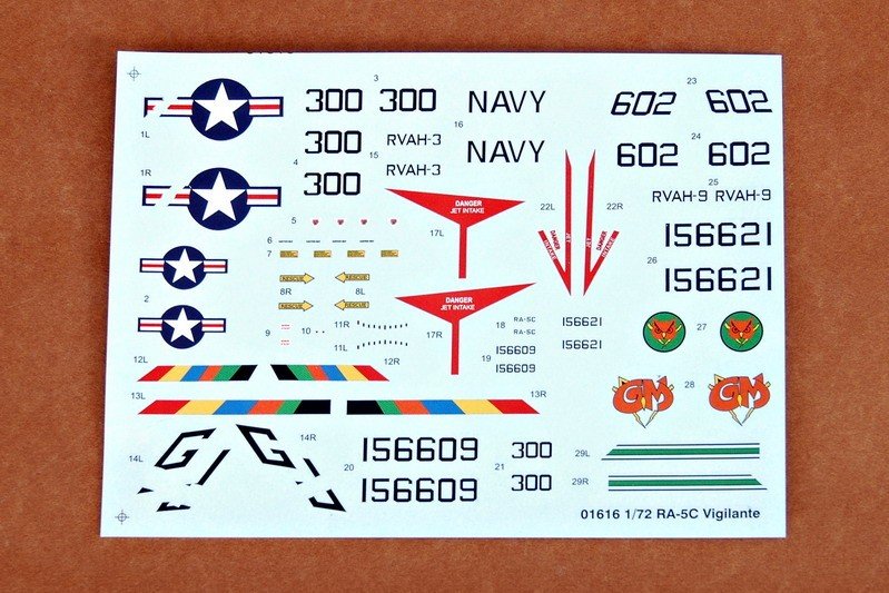 Trumpeter 01616 RA-5C Vigilante 1/72 – imagen 3