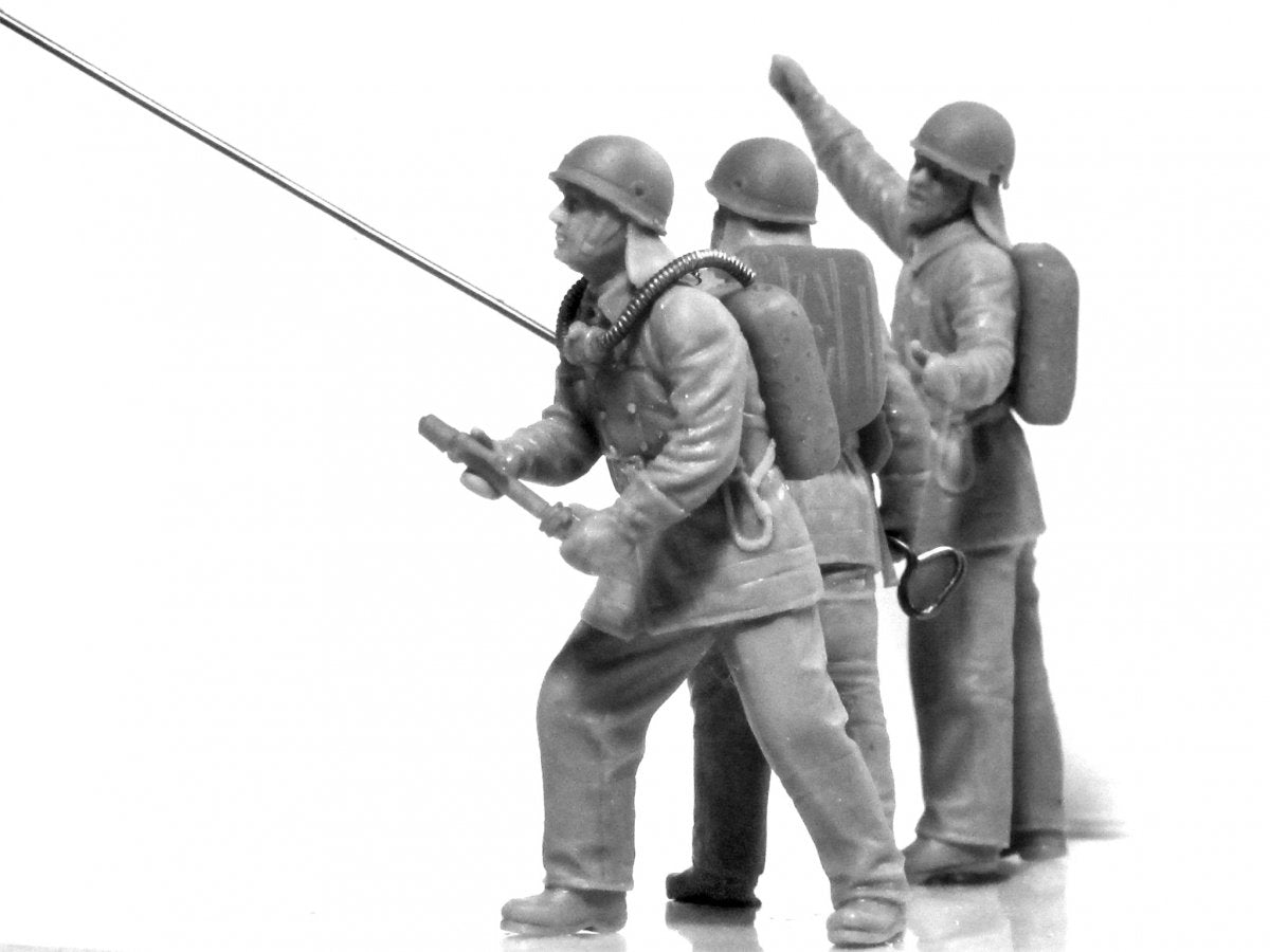 ICM 35623 Soviet Firemen (1980&amp;#39;s) 1/35 – zdjęcie 2