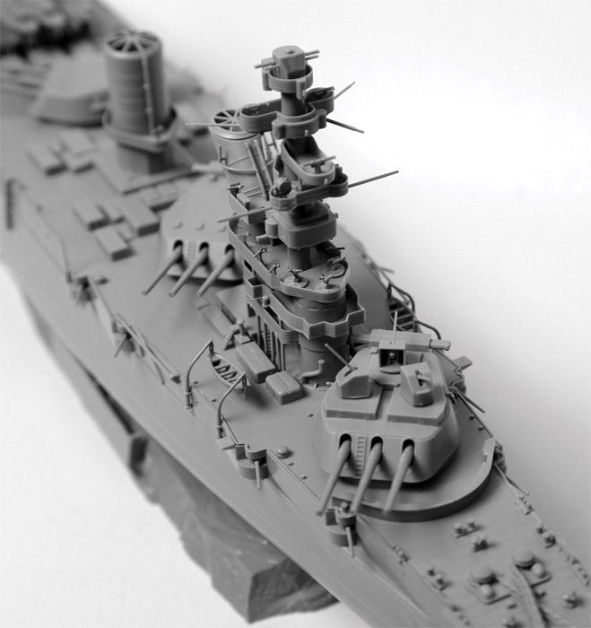 Zvezda 9052 cuirassé soviétique MARAT (1/350)  – image 2