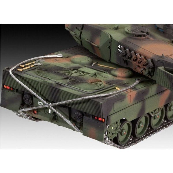 Revell 03180 Leopard 2 A6/A6M 1/72 – image 2