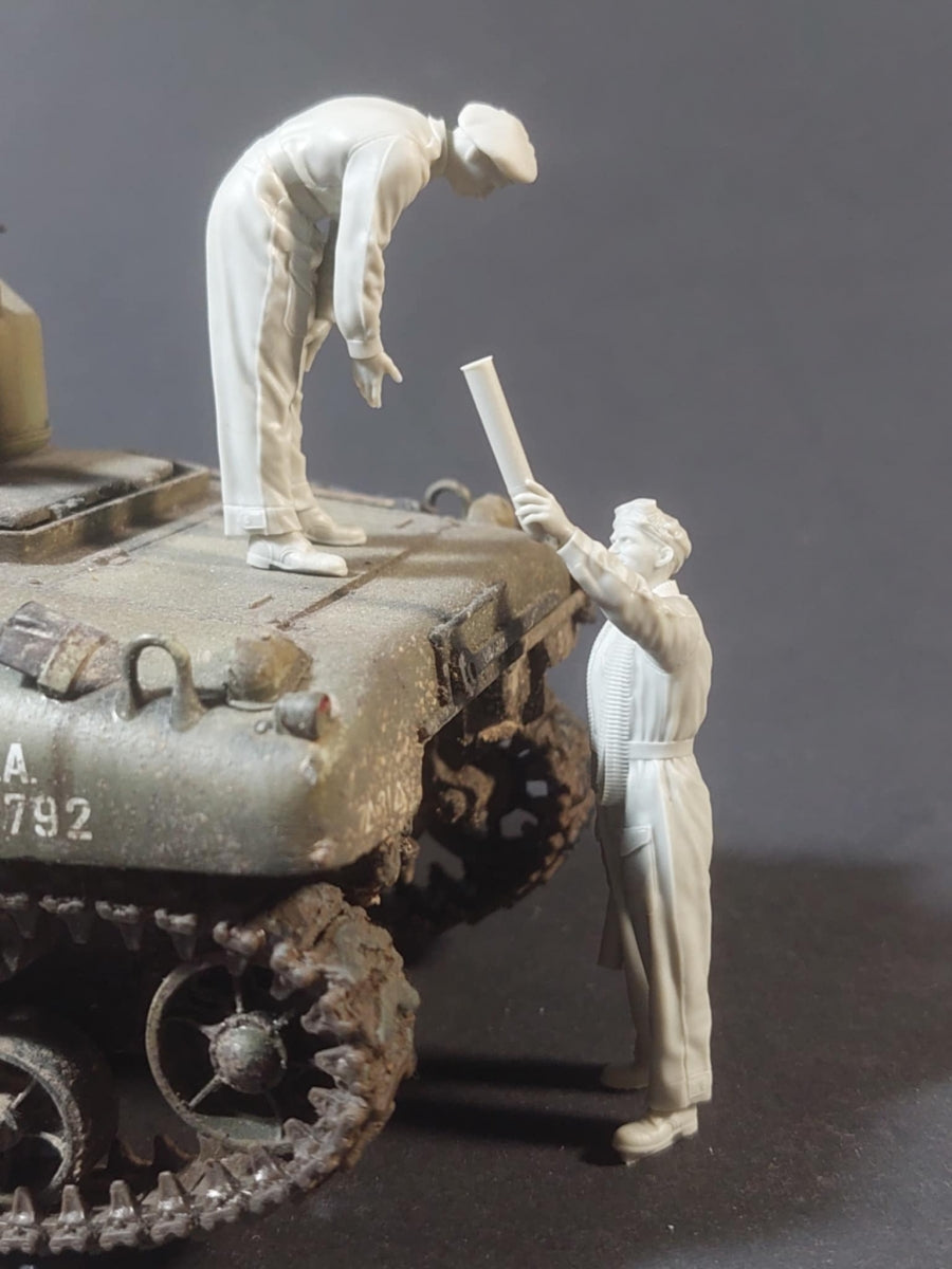 Panzer Art FI35-234 British tanker loading 75mm ammo set 1/35 – immagine 2