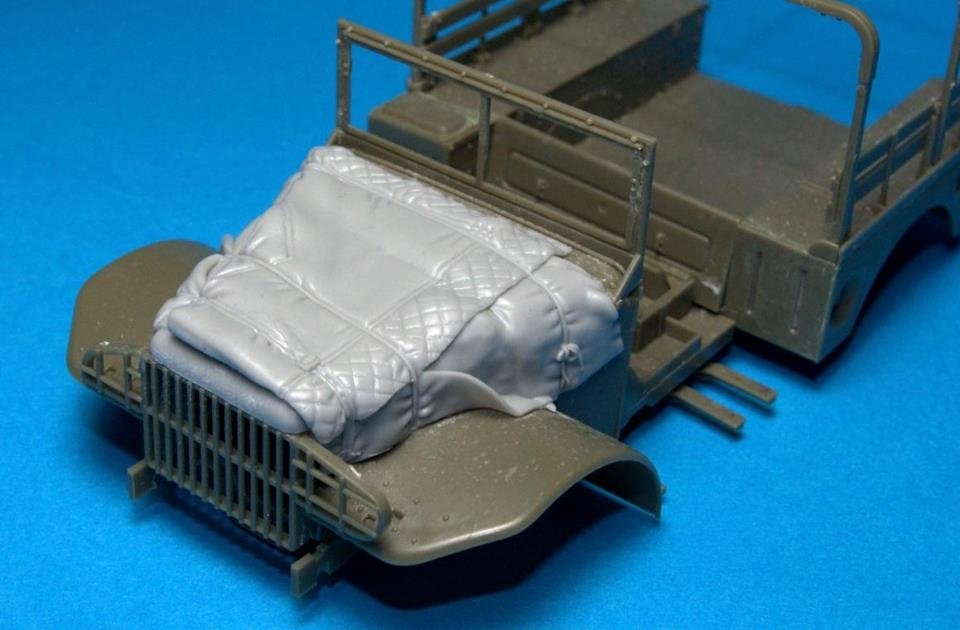 Panzer Art RE35-278 Dodge 3/4 engine deck with winter canvas 1/35 – image 3