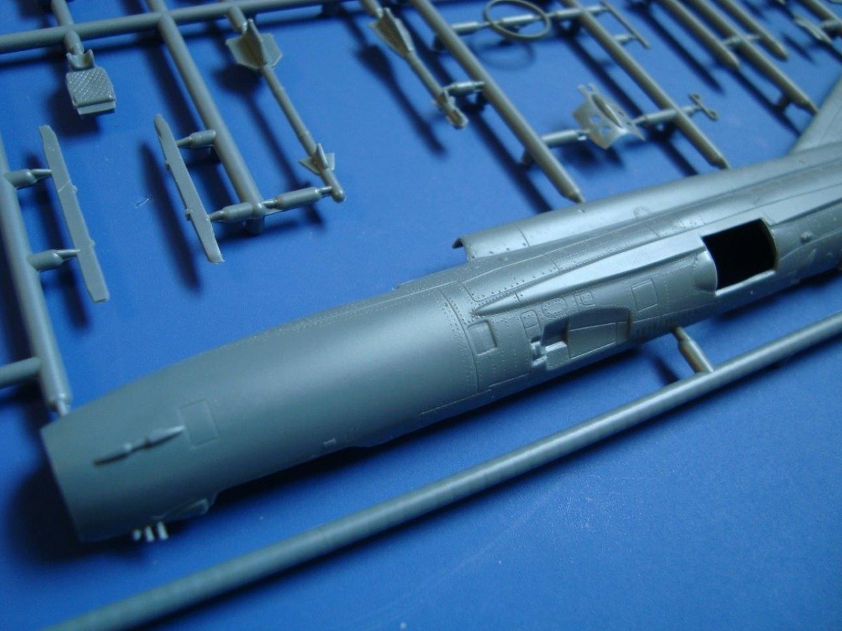 Kozavody Prostejov KPM0102 MiG-21 BIS Fishbed Part II. 1/72 – Bild 5