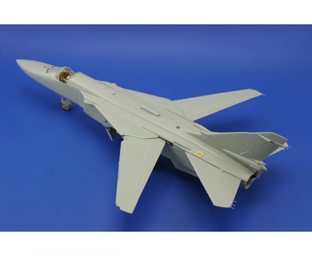 Eduard 48695 Su-24M Fencer D exterior 1/48 Trumpeter – immagine 4