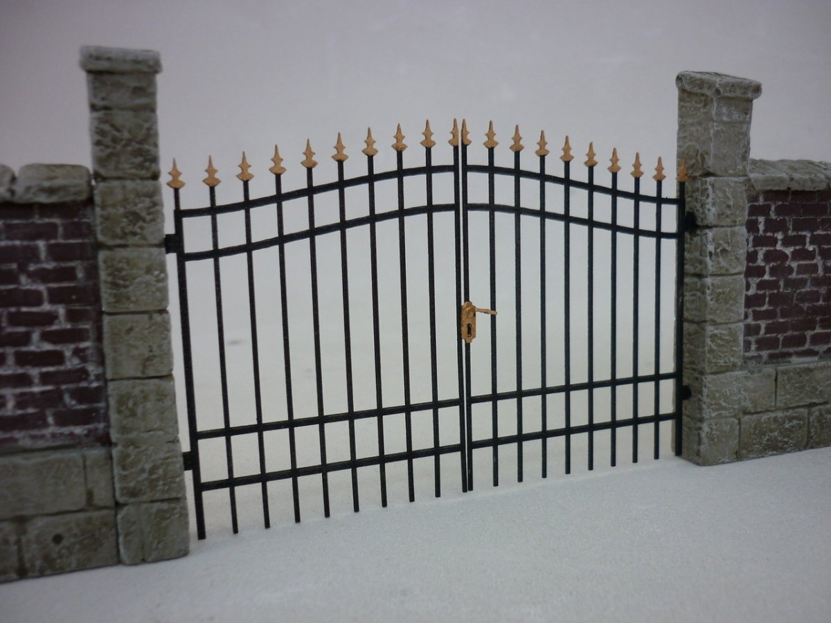 RT-Diorama 35230 Wrought iron fence with Brickwall 1/35 – image 5