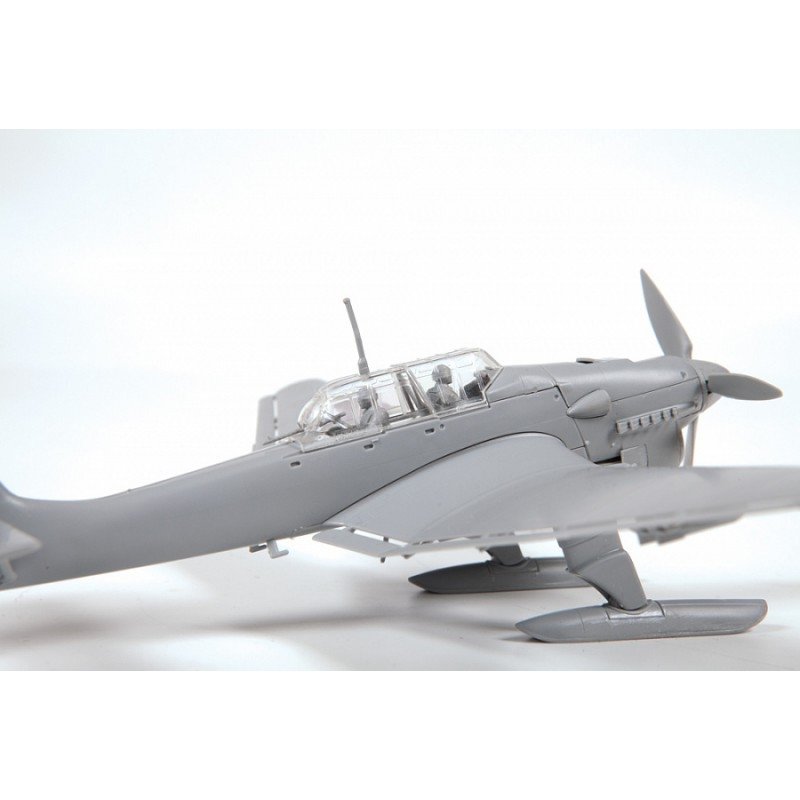 Zvezda 7323 Ju-87B2/U4 &amp;quot;StuKa&amp;quot; with Skis German Dive Bomber 1/72 – Bild 3