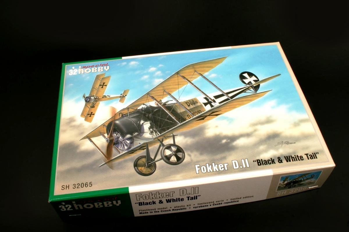 Special Hobby 32065 Fokker D. II Noir et Blanc à queue 1/32  – image 2
