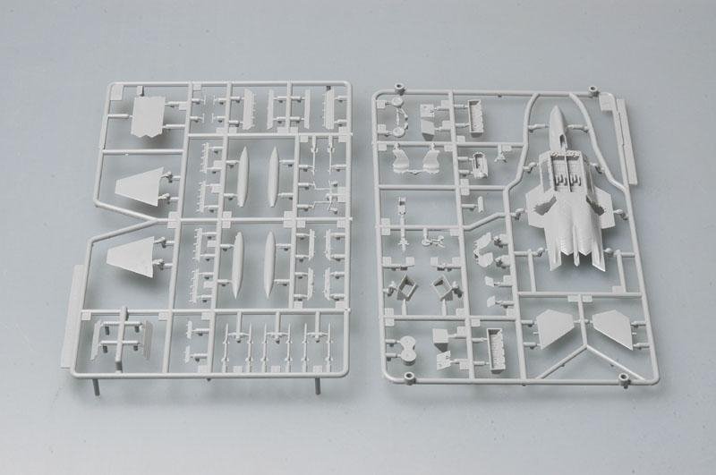Trumpeter 01317 Lockheed F-22A Raptor 1/144 – immagine 3