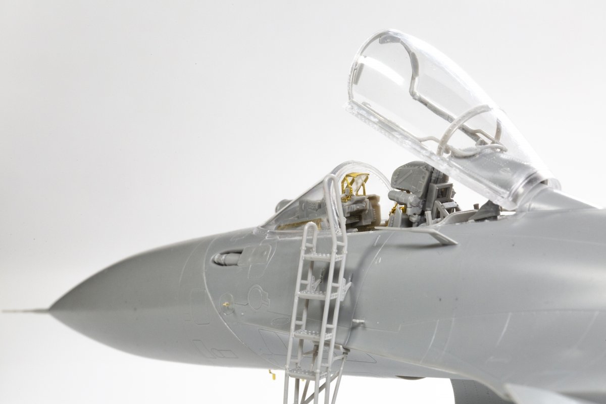 MiniBase 8001 SU-33 Flanker-D 1/48 – zdjęcie 29