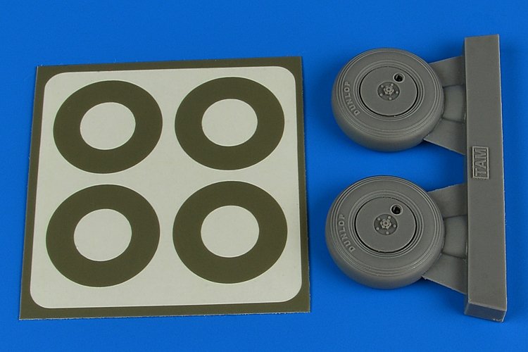 Aires 2237 Spitfire Mk.IX wheels (covered) & paint masks 1/32 TAMIYA