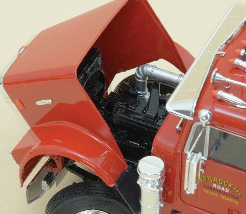 Italeri 3783 Freightliner Heavy Dumper Truck 1/24 – image 6