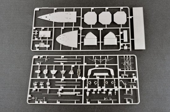 Trumpeter 05628 German Navy Aircraft Carrier DKM Peter Strasser 1/350 – immagine 5