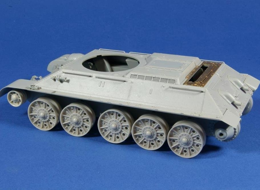 Roues de type UZTM Panzer Art RE35-171 pour T-34 au 1/35 – image 2