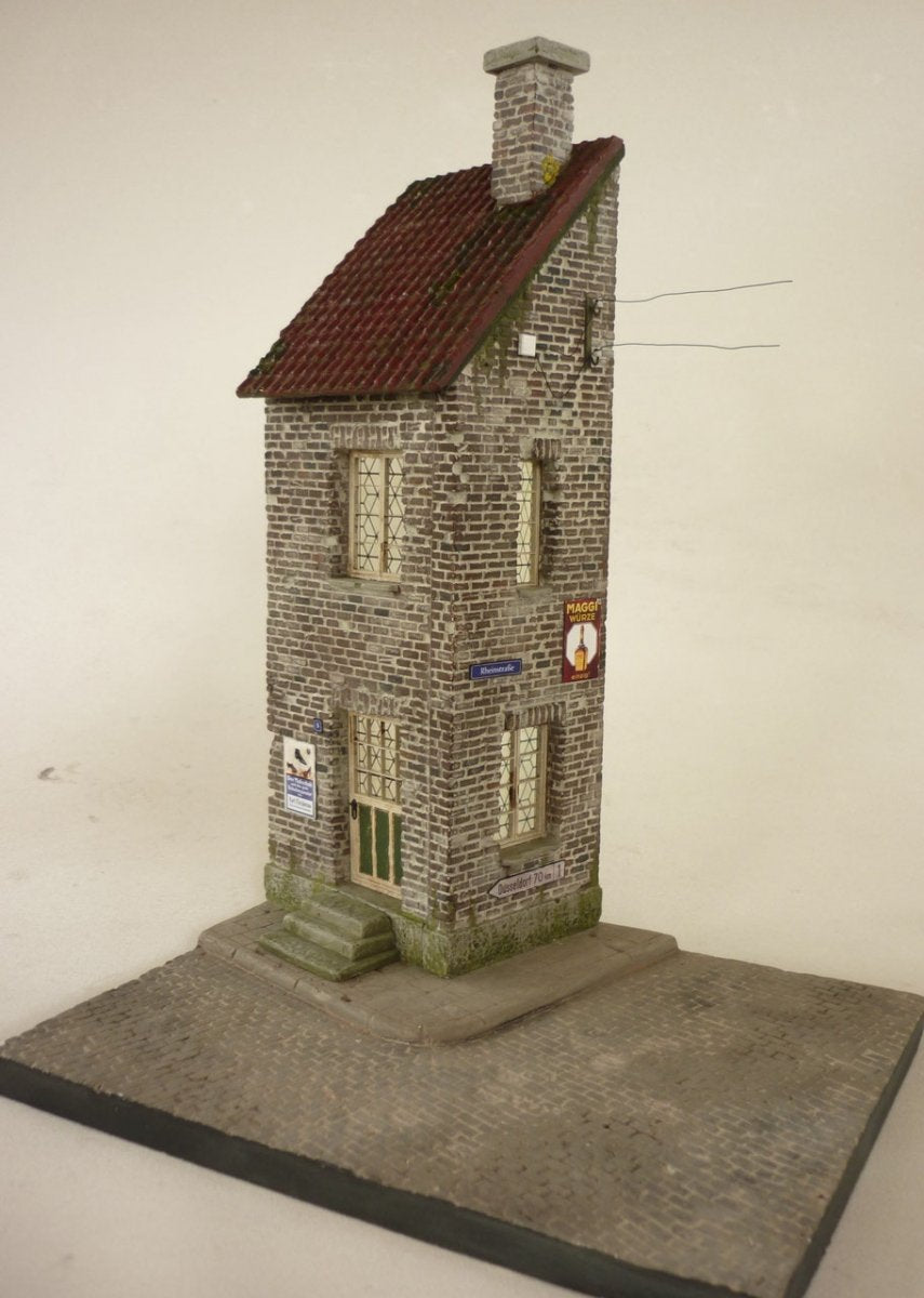 RT-Diorama 35254 Socle de diorama : Bâtiment d&amp;#39;angle européen 1/35 – image 4