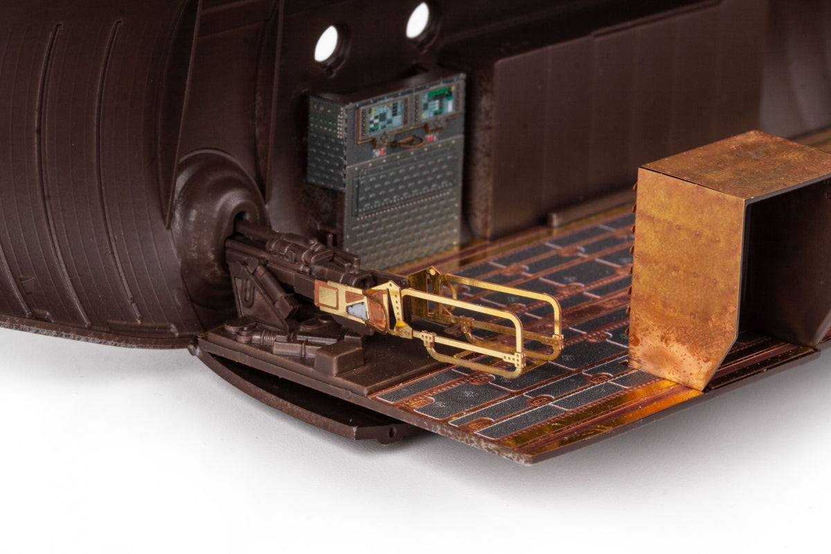Eduard 73814 AC-130J cargo interior ZVEZDA 1/72 – image 5