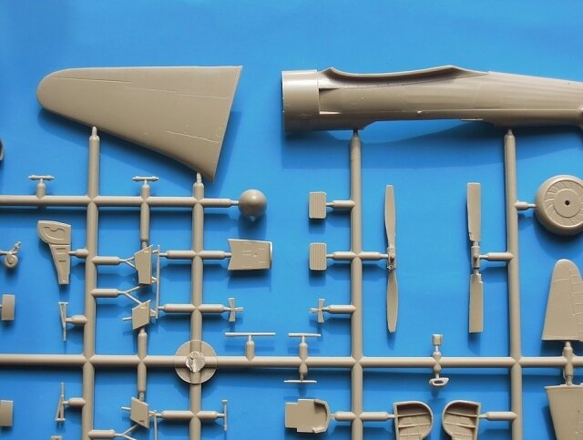 RS Models 94009 Yak-11 / C-11 &amp;quot;Moose&amp;quot; 1/72 – Bild 4