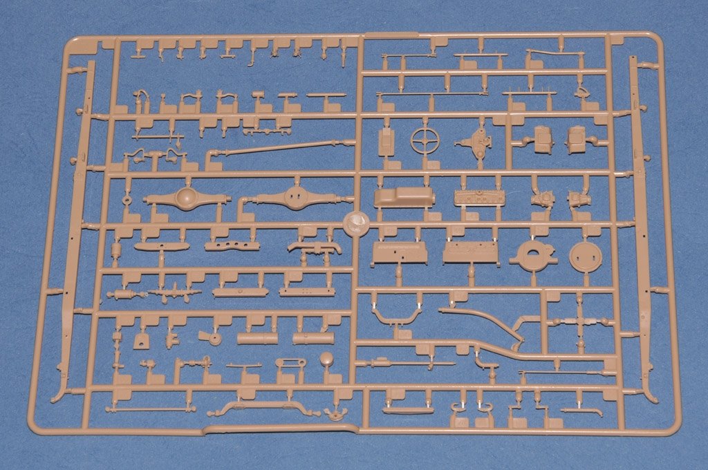 Camion russe ZIS-5B Hobby Boss 83886, échelle 1/35 – image 9