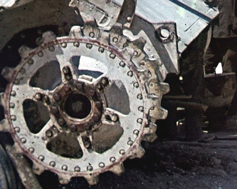 Panzer Art RE35-327 Damage drive wheels for “Panther” tank 1/35 – immagine 3