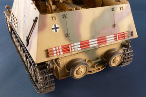 Trumpeter 00953 German Sd.Kfz.165 Hummel Late Production 1/16 – image 12