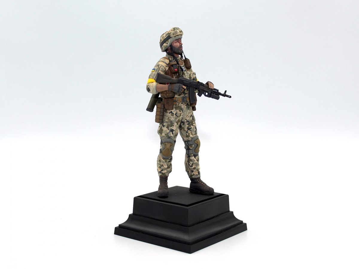 ICM 16104 Soldat des Forces armées ukrainiennes 1/16 – image 10